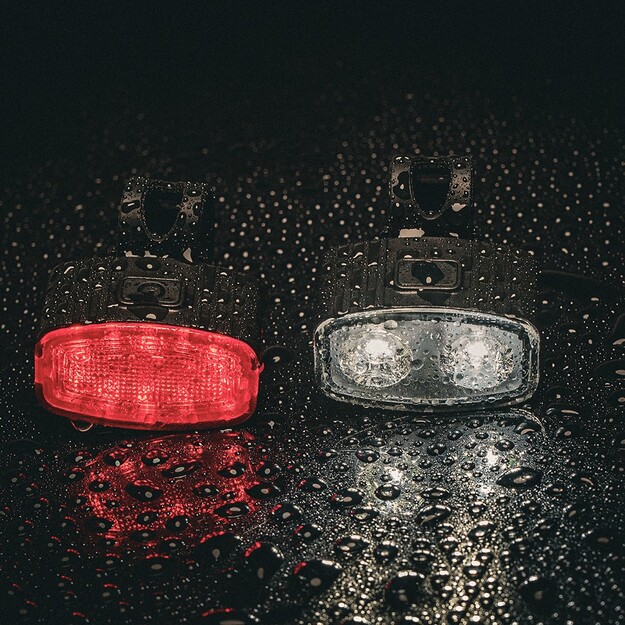 Vayox velosipēdu apgaismojuma komplekts priek&scaron;ējais 2*LED + aizmugurējais 12*LED VA0155