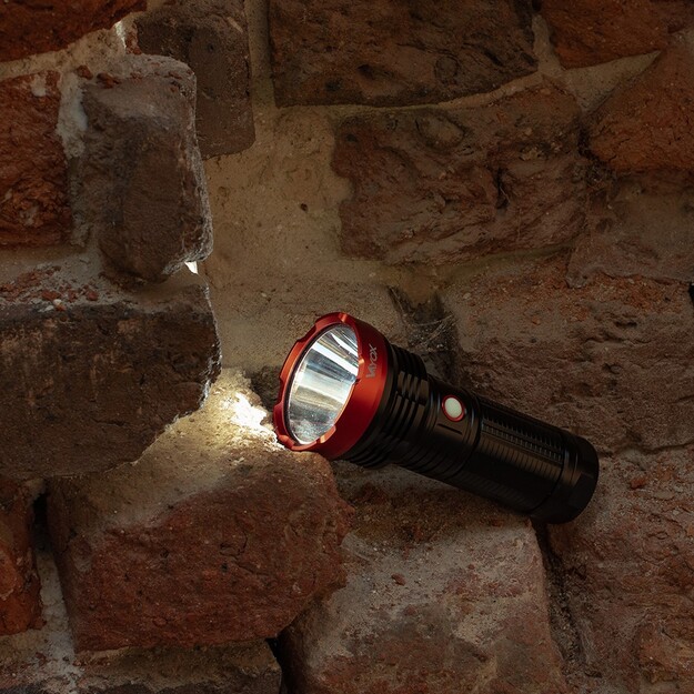 Vayox Pro Series Tactical Flashlight 20W 2000lm 1055m VA0110