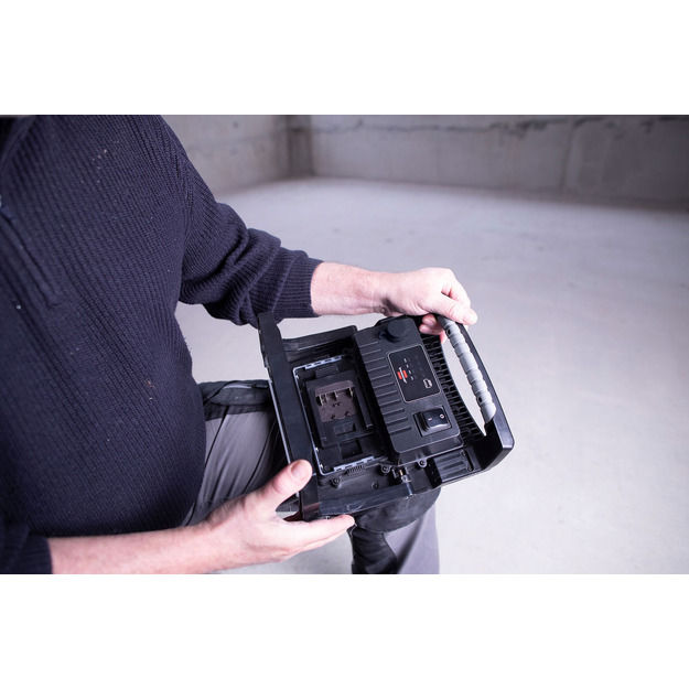 LED hibrīda konstrukcijas prožektors 6050 MH 60W, 6200lm savietojams ar 18V baterijām