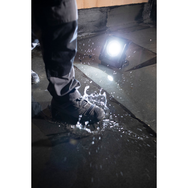 LED hibrīda konstrukcijas prožektors 6050 MH 60W, 6200lm savietojams ar 18V baterijām