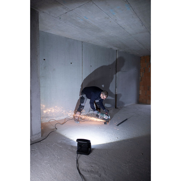 LED hibrīda konstrukcijas prožektors 6050 MH 60W, 6200lm savietojams ar 18V baterijām