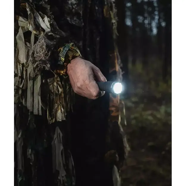 Armytek Dobermann 1000 lūmenu 381 m stara attālums medību komplekts F02005C