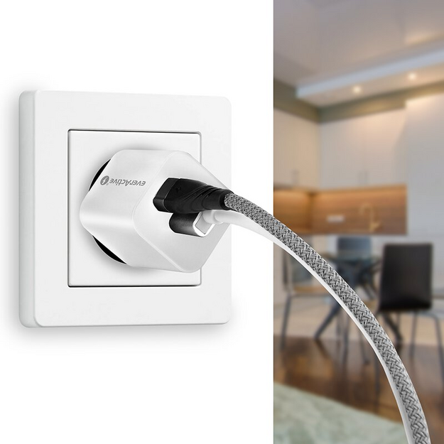 EverActive GaN SC-390Q sienas lādētājs