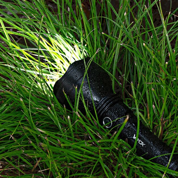 Vayox Pro Series Tactical LED Flashlight 1900lm VA0109