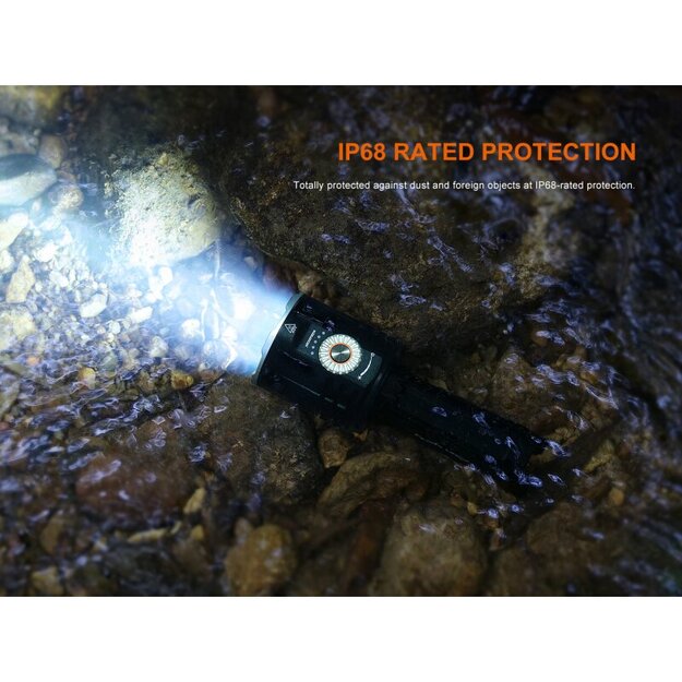 Fenix LR35R Pro LED lukturis ar baltu, sarkanu un UV gaismu