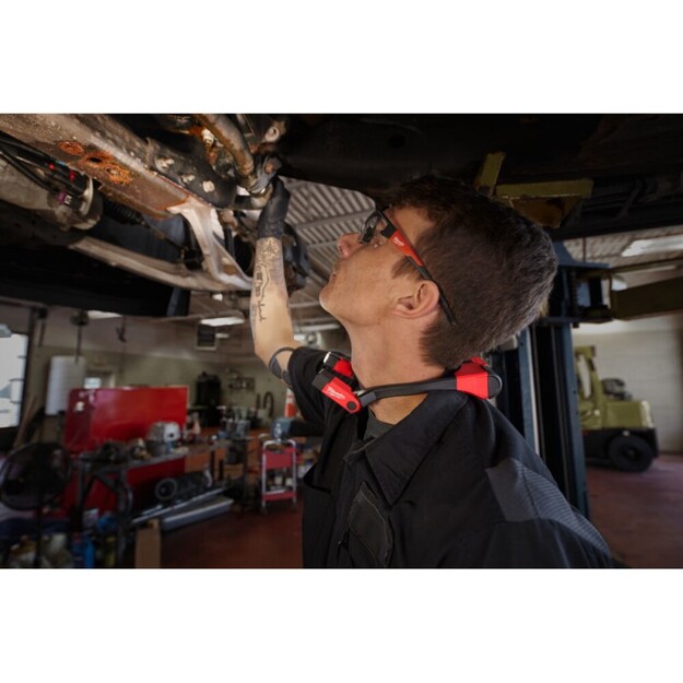 MILWAUKEE L4 NL400-301 USB uzlādējams kakla lukturītis