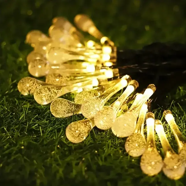 Saules enerģijas darbināma virtene ar piekarināmām spuldzēm, 4,5 m gara