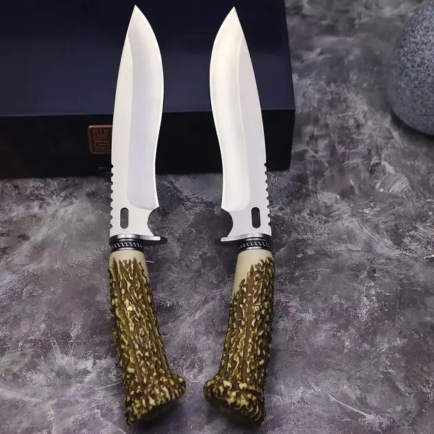 Medību nazis 30cm, ar maksti