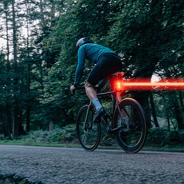 Aizmugures gaisma Magicshine SeeMee 100 AD // ar radaru, USB-C