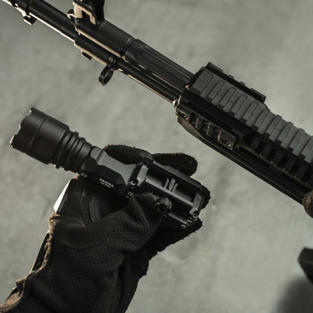 Armytek Parma C2 Pro flashlight 1500lm F09804C