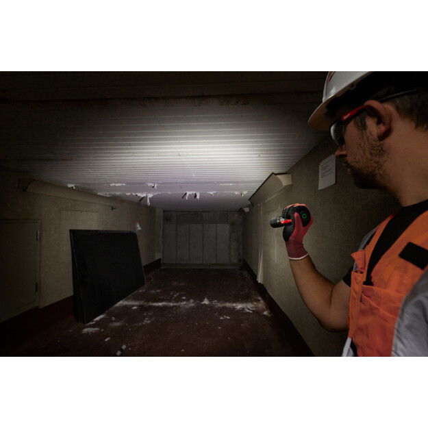 MILWAUKEE L4 FL2000-301 USB uzlādējams lukturītis