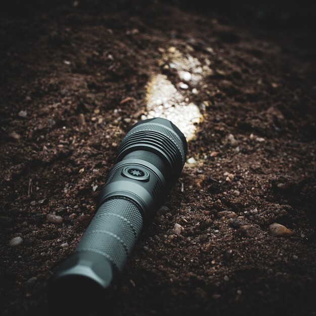 Vayox Pro sērijas taktiskais lukturītis 3000lm IPX7 30W LED SMD VA0364