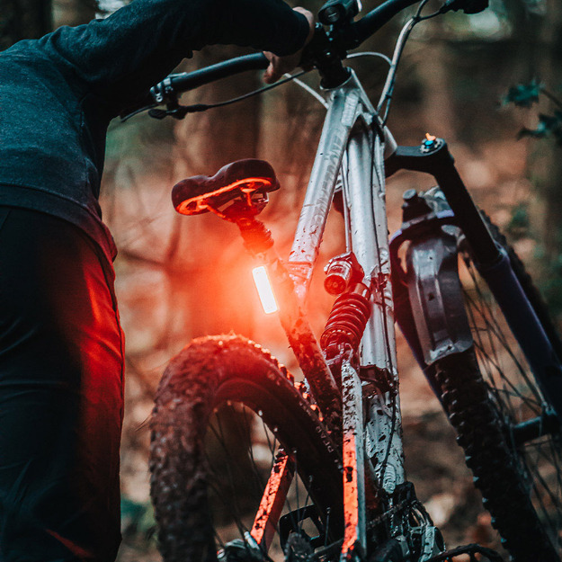 Aizmugures gaisma MagicShine SEEMEE 180