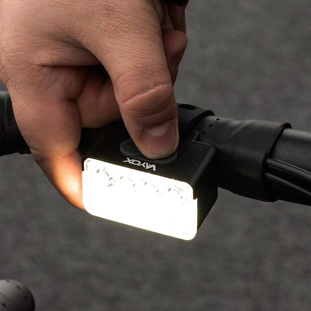 Vayox priek&scaron;ējais velosipēda apgaismojums 900lm 8*LED USB-C VA0151