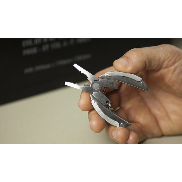 True Utility Scarab multitool