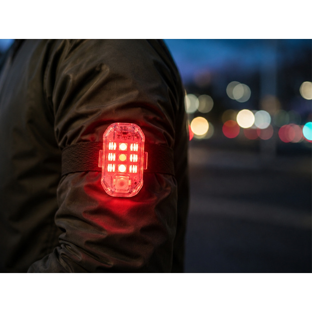 LED RGB stroboskopiskās gaismas ar tālvadības pulti &ndash; 2 GAB. KOMPLEKTS
