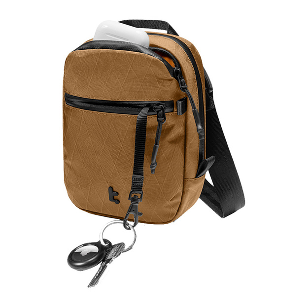 Aviator-T37 travel bag with shoulder strap X-Pac (brown)