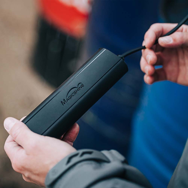 MagicShine MJ-6118 Lukturis ar ārējo akumulatoru 7,2V, 10Ah ar USB savienotāju