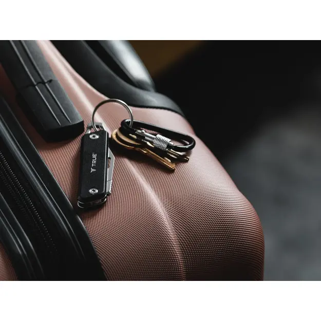 True Utility Moderns Saliekamais Nazītis ar Atslēgu Piekariņu &ndash; Melns TU7059