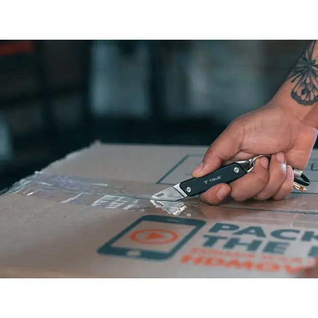 True Utility Moderns Saliekamais Nazītis ar Atslēgu Piekariņu &ndash; Melns TU7059