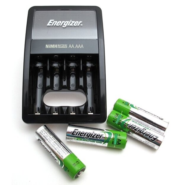 Energizer Maxi lādētājs + 4 x R6/AA 2000 mAh akumulatori