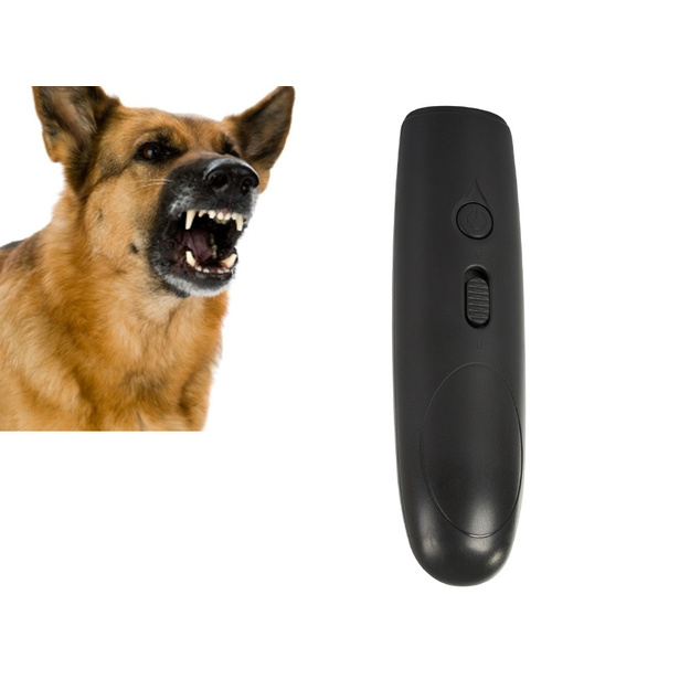 Ultraskaņas suņu atbaidītājs apmācībai ar lukturīti
