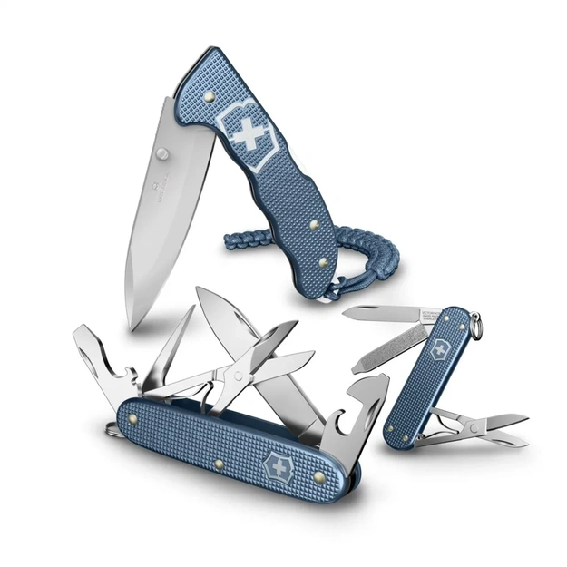Limitētās sērijas salokāmais nazis Victorinox Evoke Alox Limited Edition 2026, Glacial Blue (0.9415.L26)