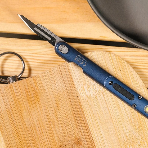 Wuben E62 daudzfunkcionālā lāpa ar asmeni