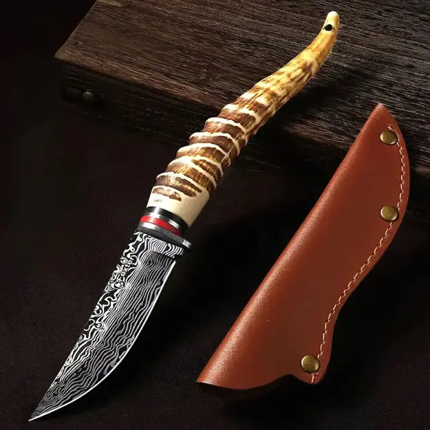 Nazis ar raga imitācijas rokturi