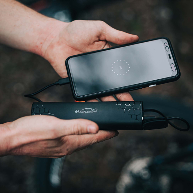 Priek&scaron;ējā luktura akumulators MJ-6116 7,2V, 5,2Ah ar USB savienotāju