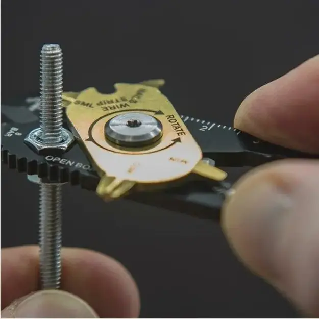 True Utility FixR 20-В-1 Многофункциональный Инструмент TU200