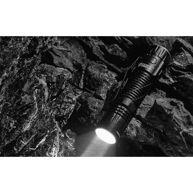 Nitecore EDC33 flashlight 4000lm
