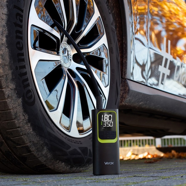 Rechargeable Air Pump with Powerbank Function 8000 mAh, VAYOX VA0410