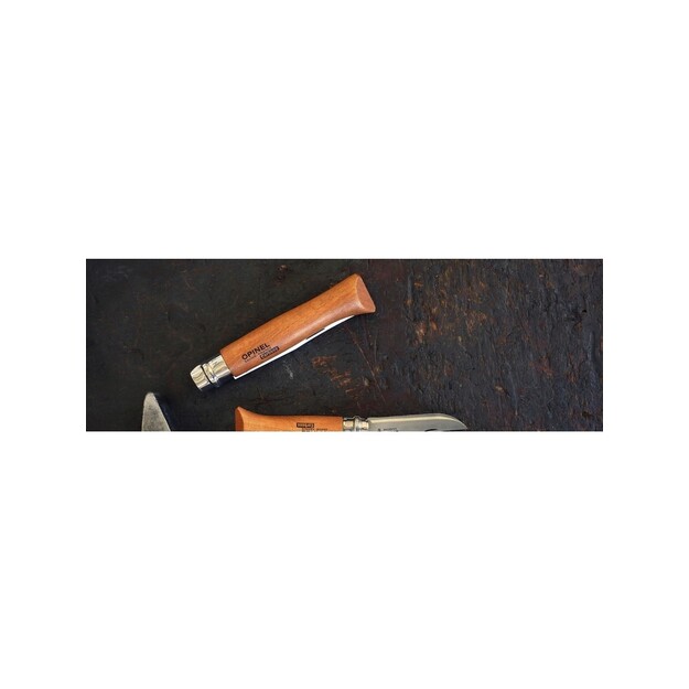 Opinel oglekļa tērauda nazis Nr.9 ar dižskābarža rokturi