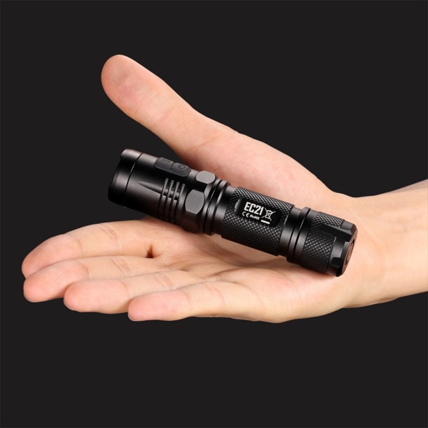 Nitecore EC21 žibintuvėlis