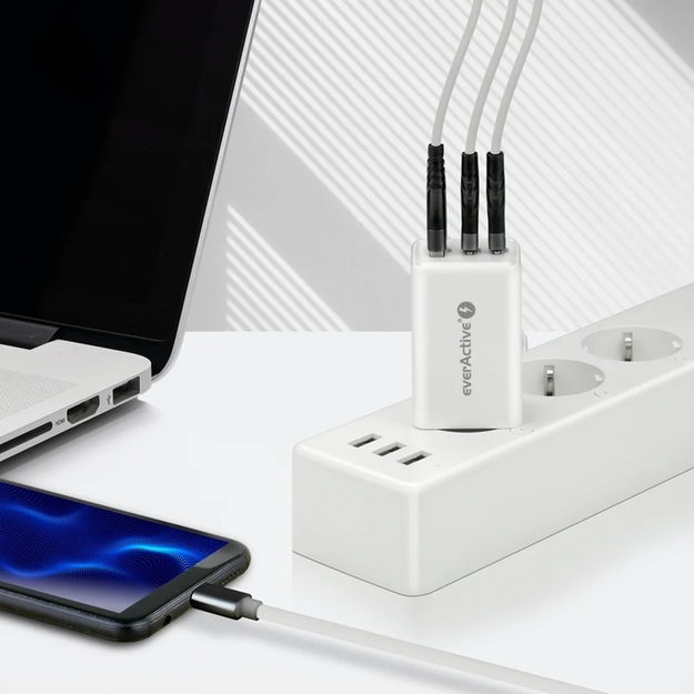 Зарядное устройство переменного тока everActive GaN SC-655Q с портом USB и двумя портами USB-C PD PPS QC4+ мощностью 65 Вт.