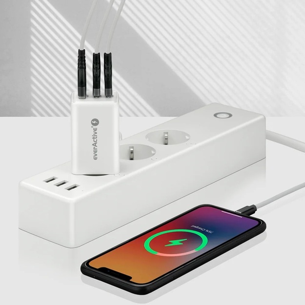 everActive GaN SC-655Q maiņstrāvas lādētājs ar USB portu un 2 USB-C PD PPS QC4+ 65W